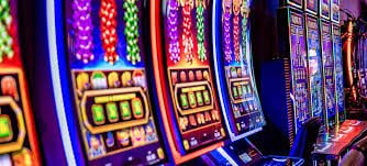 456e Slots page connecting casino-style entertainment with broader platform browsing